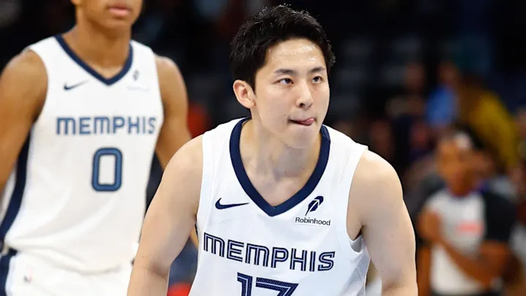 Olivari, Kawamura get rewarded by Lakers, Grizzlies after strong preseason play