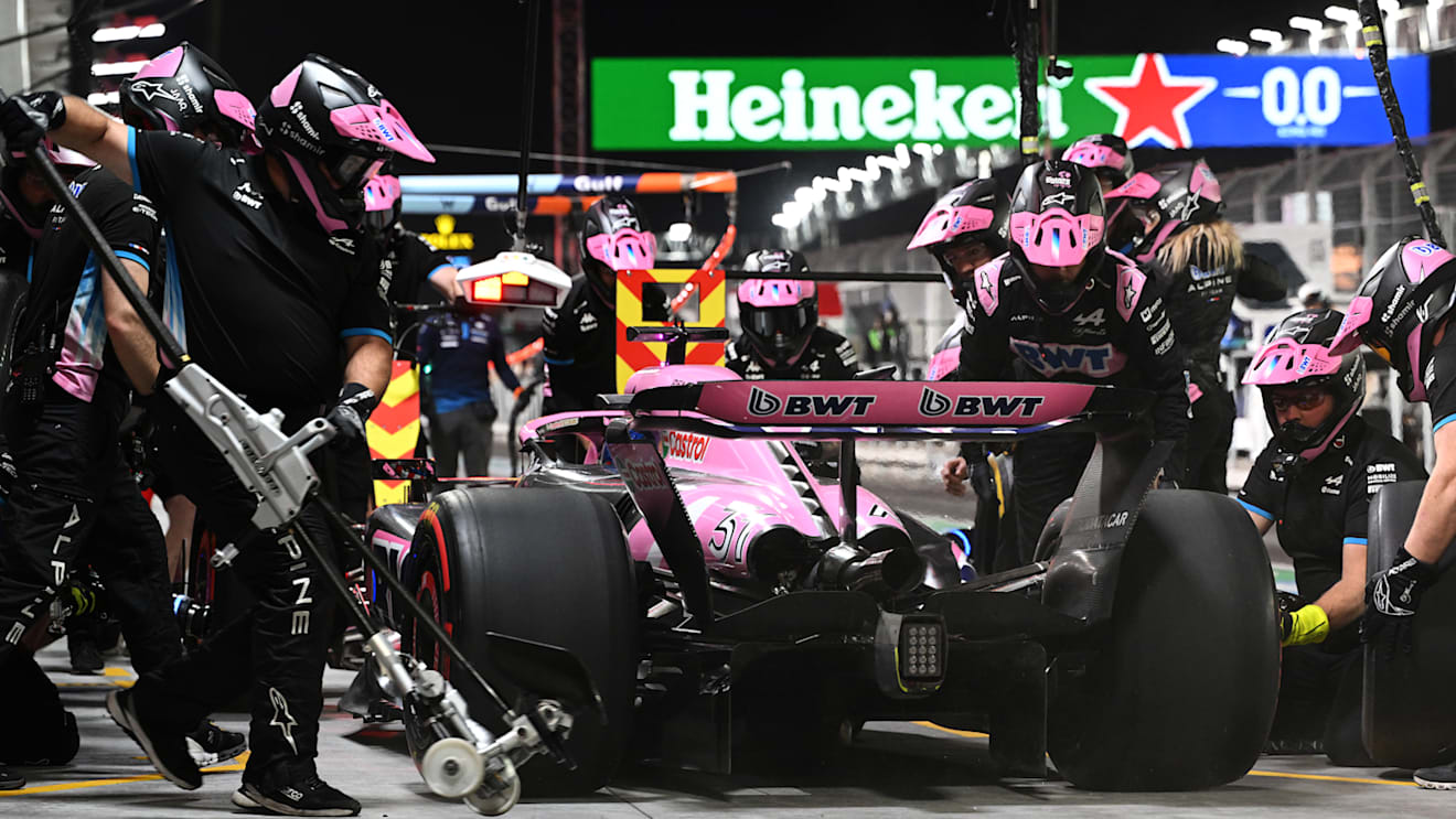 LAS VEGAS, NEVADA - NOVEMBER 21: Esteban Ocon of France driving the (31) Alpine F1 A524 Renault makes a pitstop during practice ahead of the F1 Grand Prix of Las Vegas at Las Vegas Strip Circuit on November 21, 2024 in Las Vegas, Nevada. (Photo by Mark Sutton - Formula 1/Formula 1 via Getty Images)