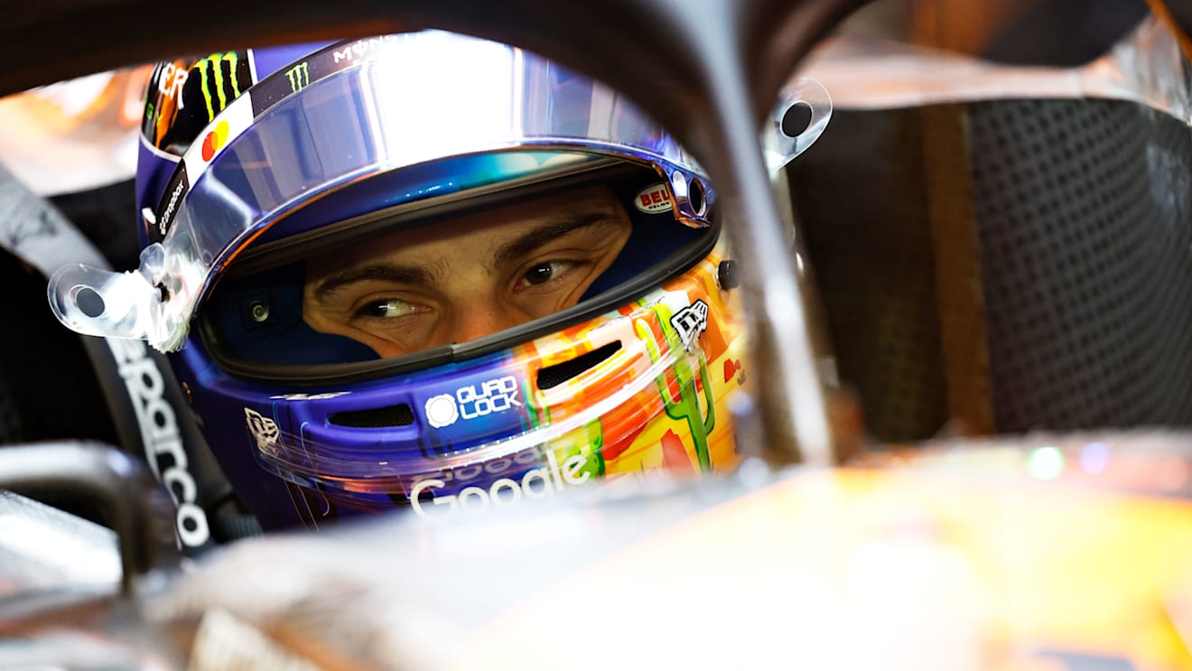 LAS VEGAS, NEVADA - NOVEMBER 21: Oscar Piastri of Australia and McLaren prepares to drive in the garage during practice ahead of the F1 Grand Prix of Las Vegas at Las Vegas Strip Circuit on November 21, 2024 in Las Vegas, Nevada. (Photo by Chris Graythen/Getty Images)