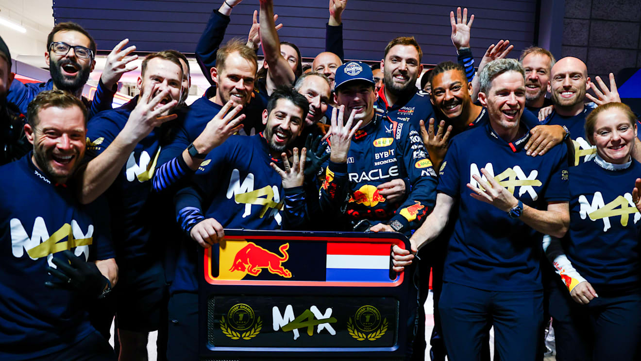 LAS VEGAS, NEVADA - NOVEMBER 23: 2024 F1 World Drivers Champion Max Verstappen of the Netherlands and Oracle Red Bull Racing celebrates with his team after the F1 Grand Prix of Las Vegas at Las Vegas Strip Circuit on November 23, 2024 in Las Vegas, Nevada. (Photo by Mark Thompson/Getty Images)