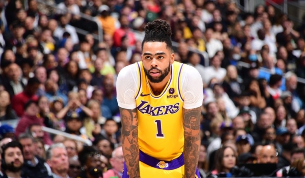 Lakers trade D'Angelo Russell to Nets