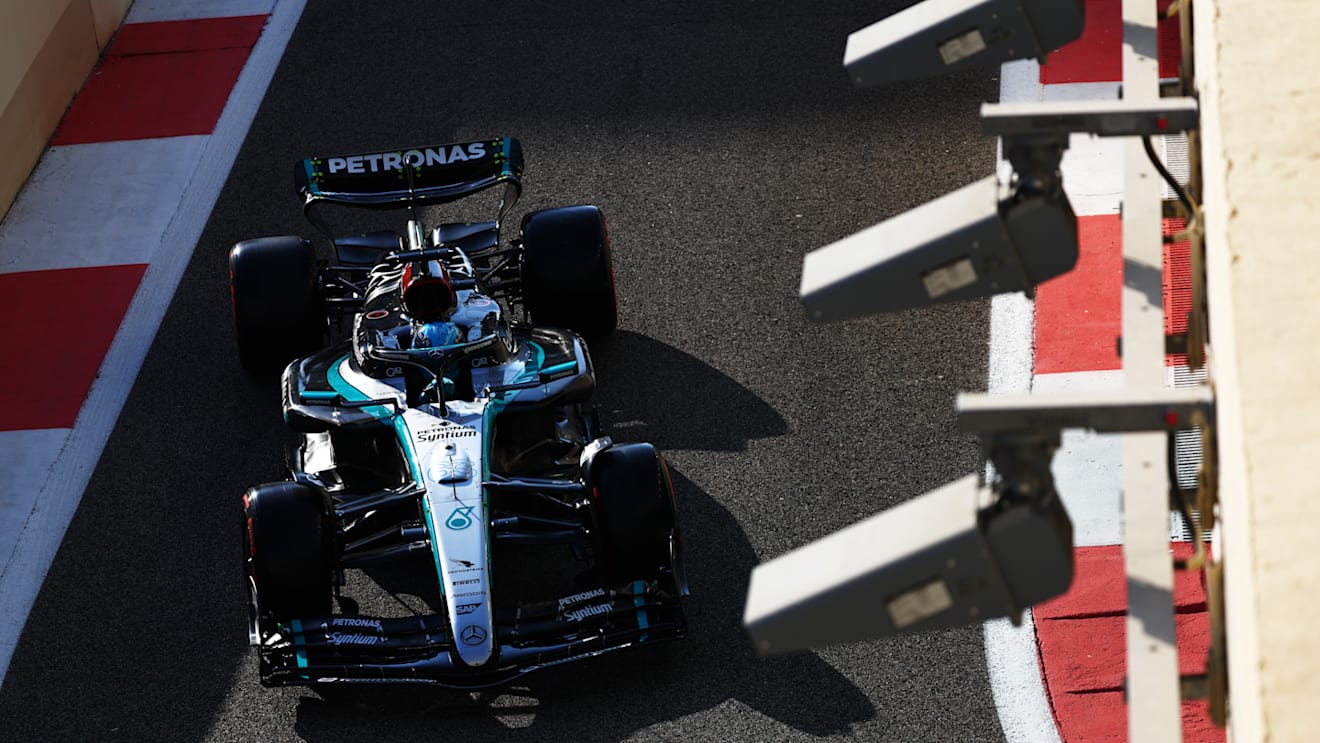 ABU DHABI, UNITED ARAB EMIRATES - DECEMBER 07: George Russell of Great Britain driving the (63) Mercedes AMG Petronas F1 Team W15 during final practice ahead of the F1 Grand Prix of Abu Dhabi at Yas Marina Circuit on December 07, 2024 in Abu Dhabi, United Arab Emirates. (Photo by Mark Thompson/Getty Images)