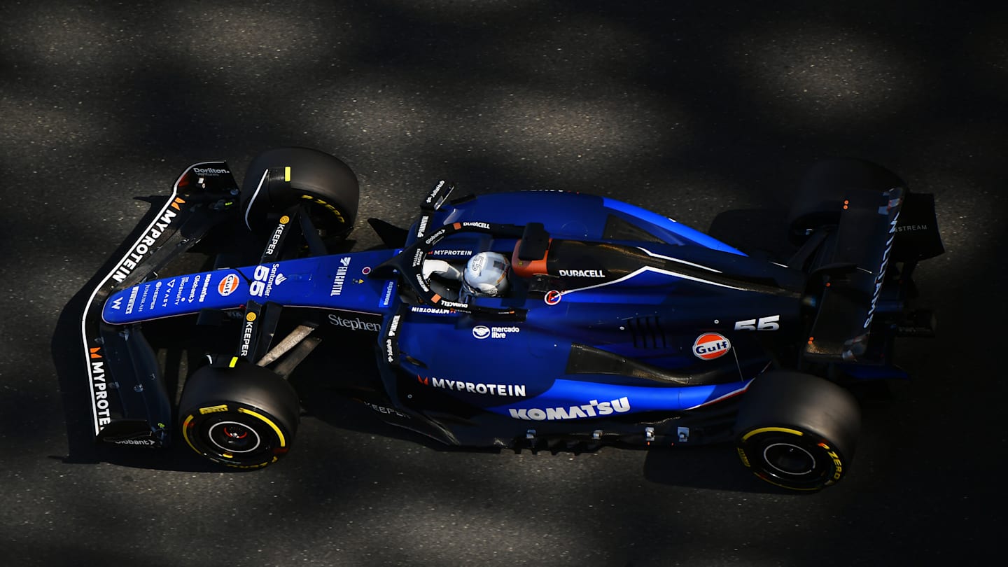 ABU DHABI, UNITED ARAB EMIRATES - DECEMBER 10: Carlos Sainz of Spain driving the (55) Williams FW46